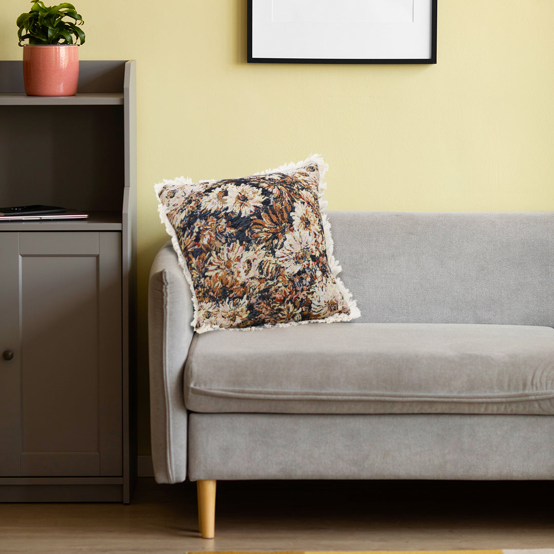 flower cushion with hem edges