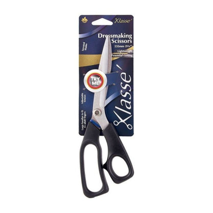 Serrated fabric scissors